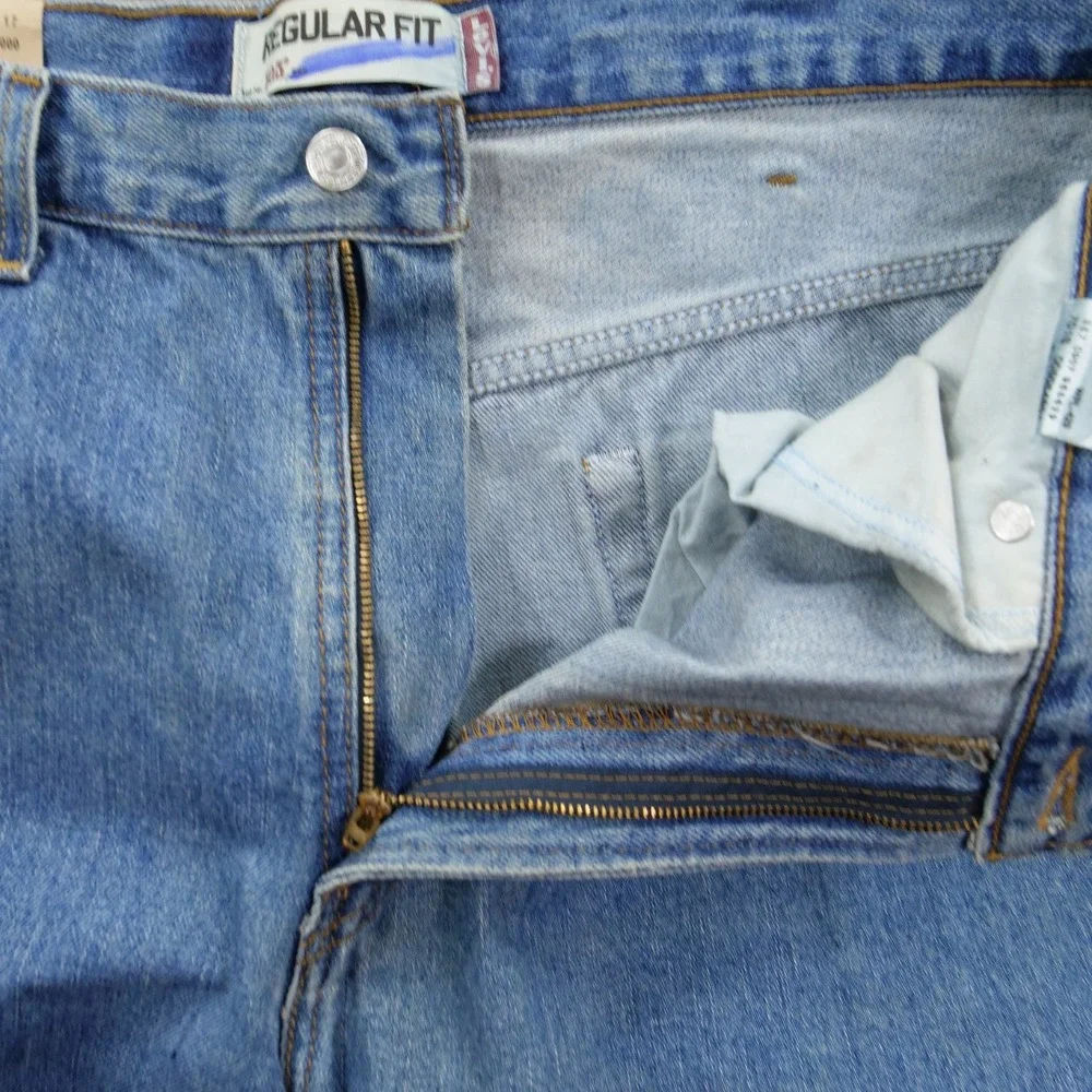 Levi's 505 Jeans Mens 38 Regular Fit Straight Leg Medium Wash Mid Rise New